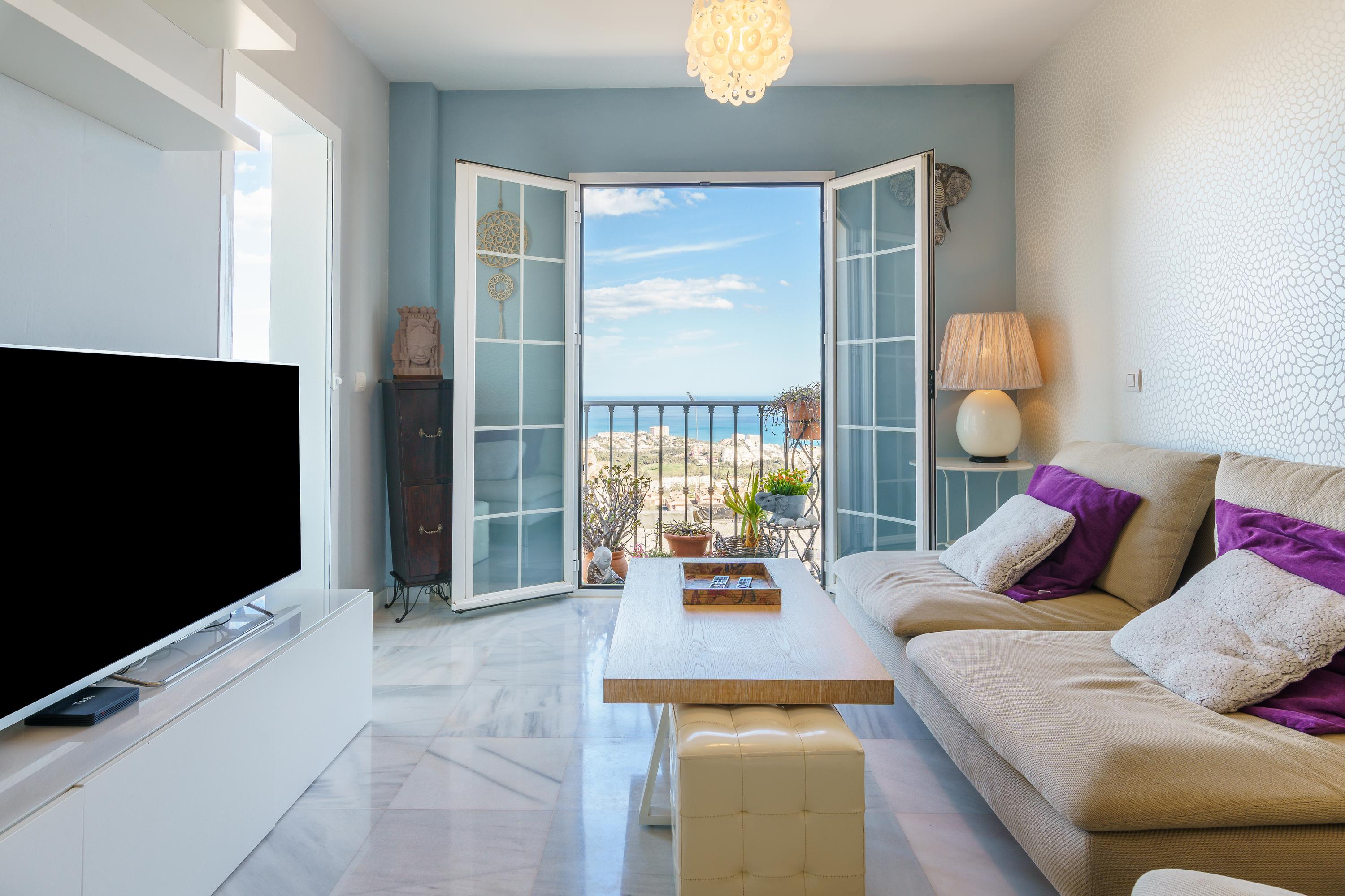 Impresionante y confortable apartamento con vistas al mar, gran terraza privada y wifi